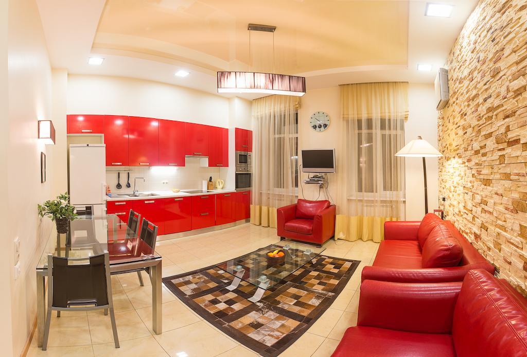 Alex Apartments Near Independence Square - Kiev Habitación foto